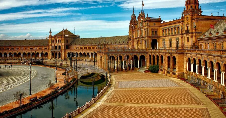 From Algarve: Private Seville Day Trip with Transfer - Should You Book This Seville Day Trip from the Algarve?