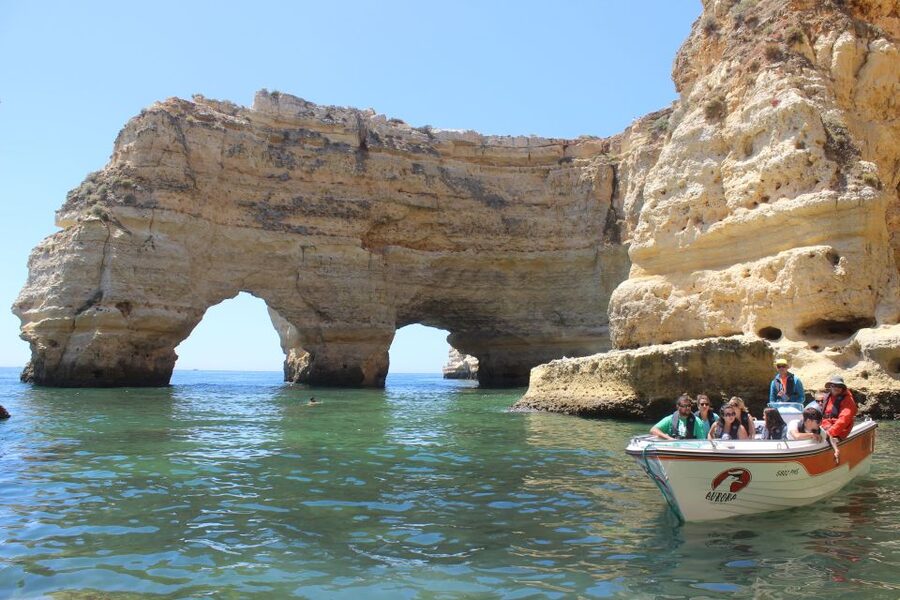 From Armação de Pêra: Private Beaches & Caves Boat Tour - Languages and guide style: expect real explanations