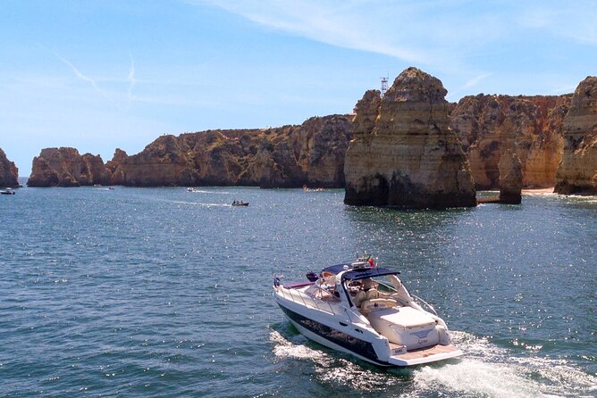 Full day private yacht from lagos with drinks, tapas, paddle boards and kayak - From Marina de Lagos to your own rhythm on the water