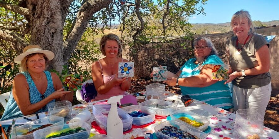 Glass on Glass Mosaic craft workshop near lagos - The class flow: relaxed sitting, cutting, and placing