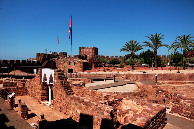Guided visit to Silves and taste of local flavors - Castelo de Silves, fortification logic and big views