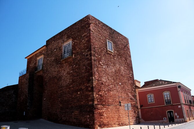 Guided visit to Silves and taste of local flavors - The included small local flavor tasting at the end