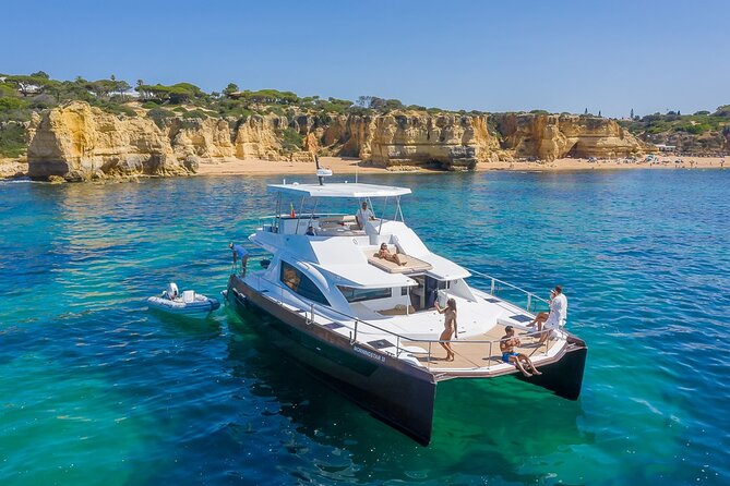 Half Day Cruise 3H Morning or Afternoon - West Rock Formations - Arriving at Marina de Vilamoura and setting the tone