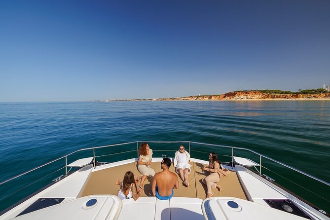 Half Day Cruise 3H Morning or Afternoon - West Rock Formations - Onboard comfort and the drinks plan that keeps it easy