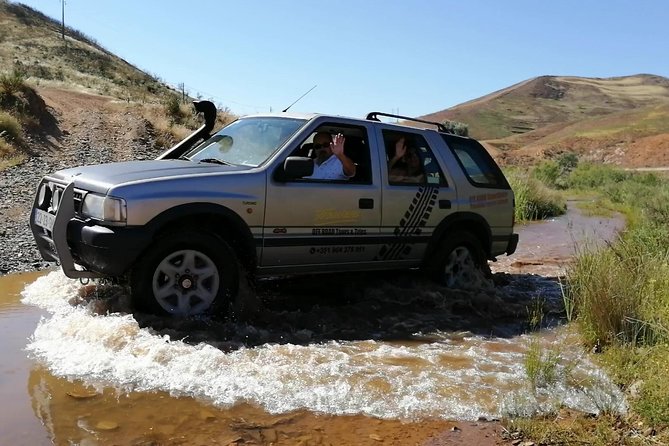 Jeep half day tour of our Algarve coast and mountains - Ferragudo in 30 minutes: estuary views and old village layers