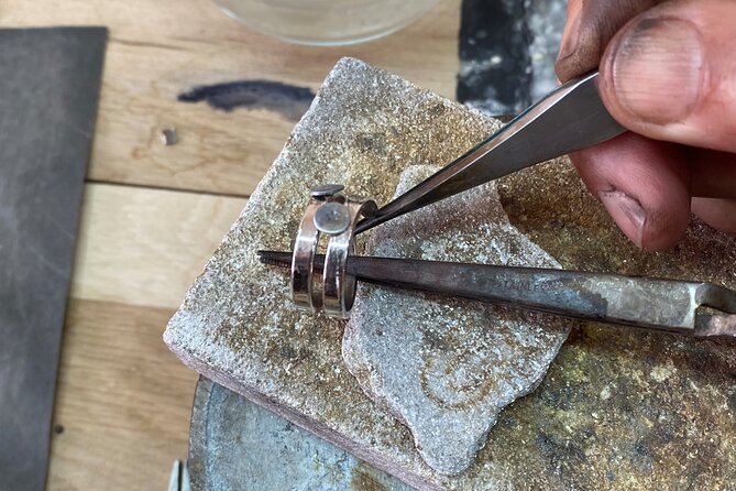 Jewellery Workshop in Albufeira - How the Session Runs at NINI in Cerro Novo