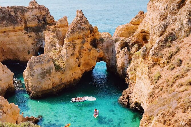 Journey West Rock Formations for 14 Guests - Portimão: anchor near the beachfront for lunch or lunch onboard