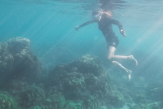 Kayak & Stand Up Paddle in Ferragudo | SELF-GUIDED - Entering Ferragudo from the water, not the road