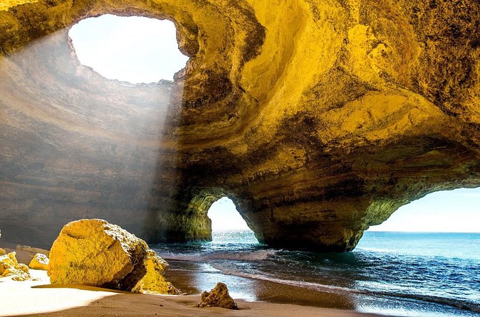 Kayak tour to the Benagil caves - How Hard Is It, Really, When the Sea Gets Choppy?
