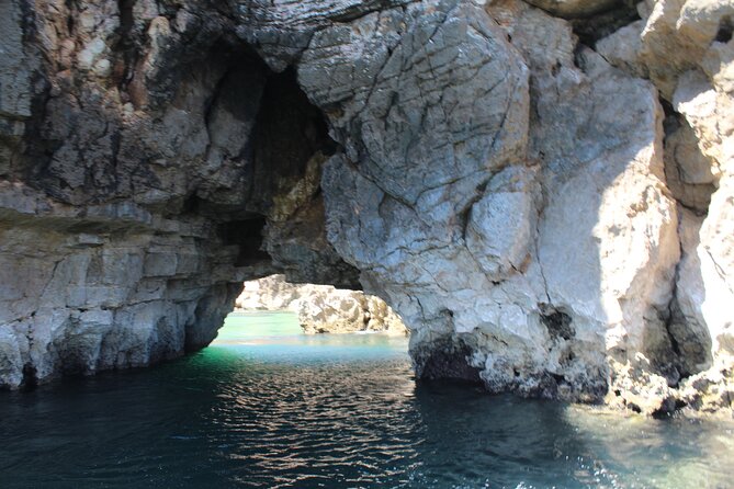 Kayaking along the Algarve Coast - Salema to João Vaz: the smart warm-up before the caves