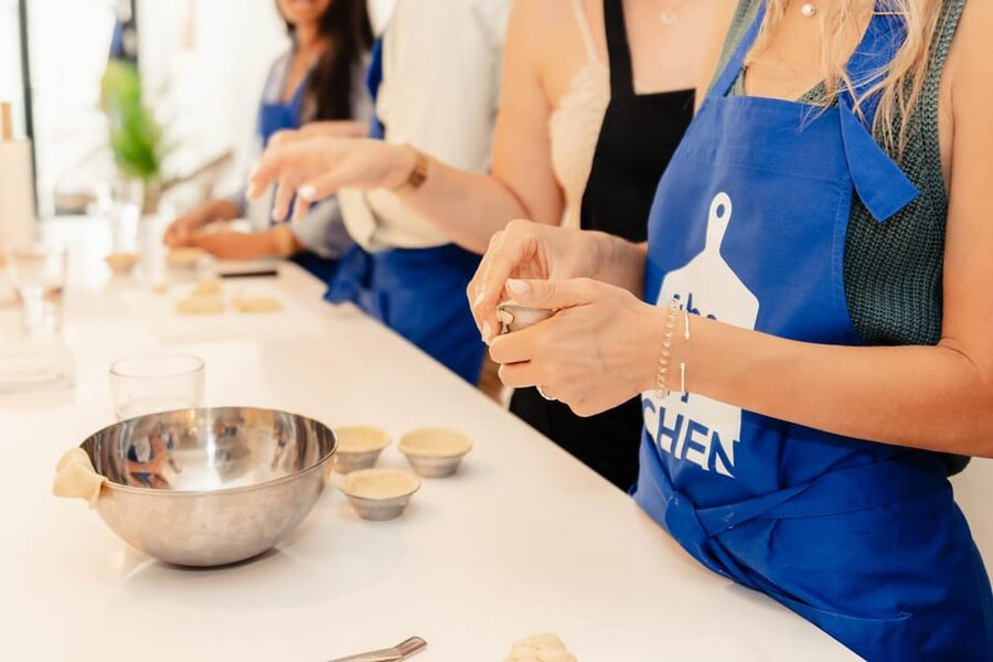 Lagos: Bake Pastel de Nata – Class in Lagos, Algarve - The teaching style: hands-on coaching in English and Portuguese