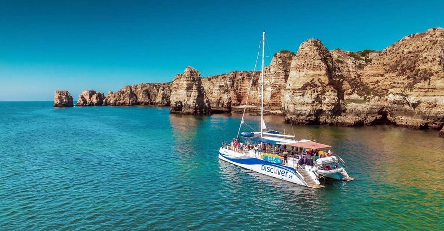 Lagos: Brunch and Benagil Caves - Praia da Luz and Burgau, two coastal flavors in one smooth route