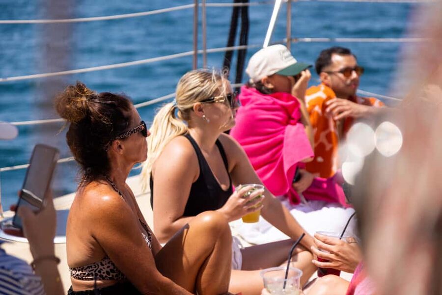 Lagos: Brunch and Benagil Caves - Praia dos Rebolos swim time: your best window for water play