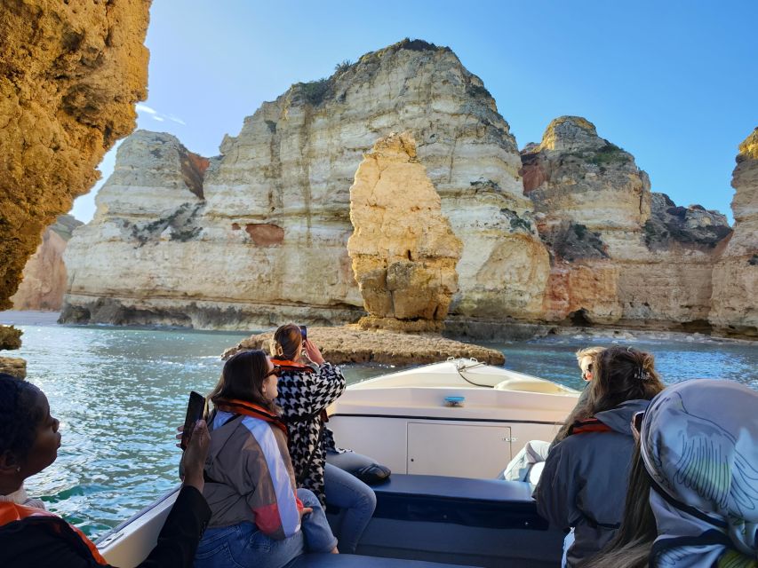 Lagos: Guided Ponta da Piedade Sunset Boat Tour - How narrow passages work on this cruise (Siamese Twins, Corridor, Arch of Triumph)