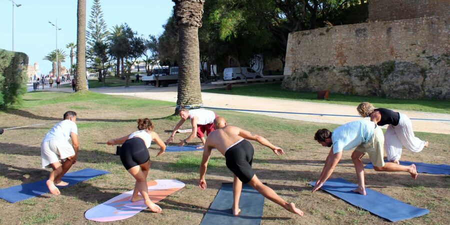 Lagos: Slacklining Made Easy | Yoga & Slacklining - From the mat to the mind: balance games that teach the slackline mindset
