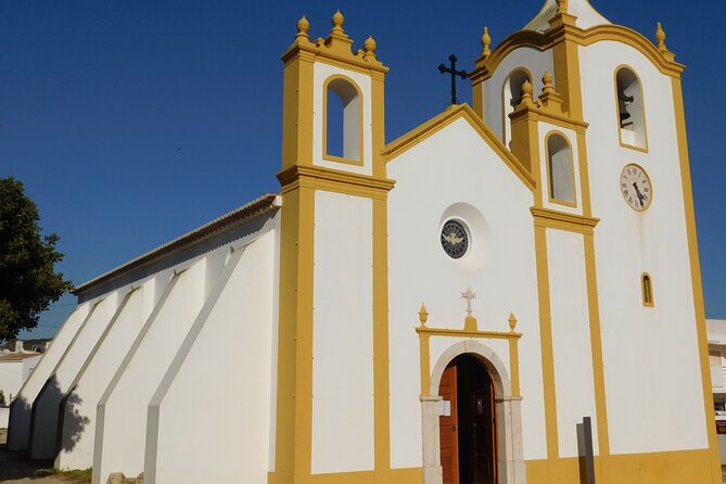Lagos to Luz with an eco Tuk and local guide - The route out of Lagos: Boavista Golf Resort and a quieter drive