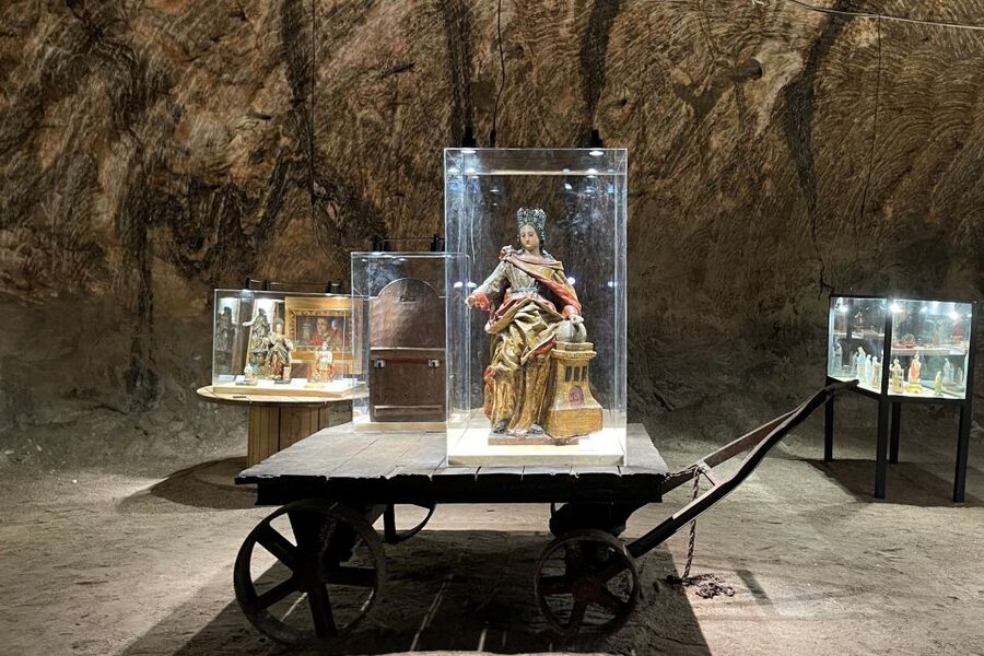 Loulé: St. Barbara Art Collection w/Guided Salt Mine Tour - The descent in a compact cage (and how to handle it)