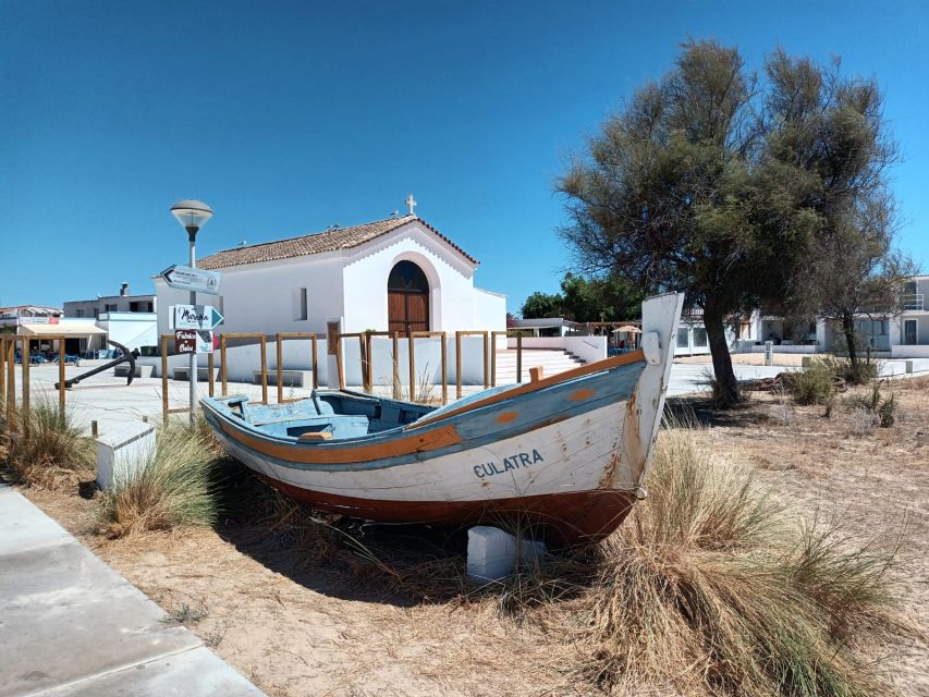 Olhão & Ria Formosa with lunch included - Lunch on Culatra: grilled fish and clams that match the setting