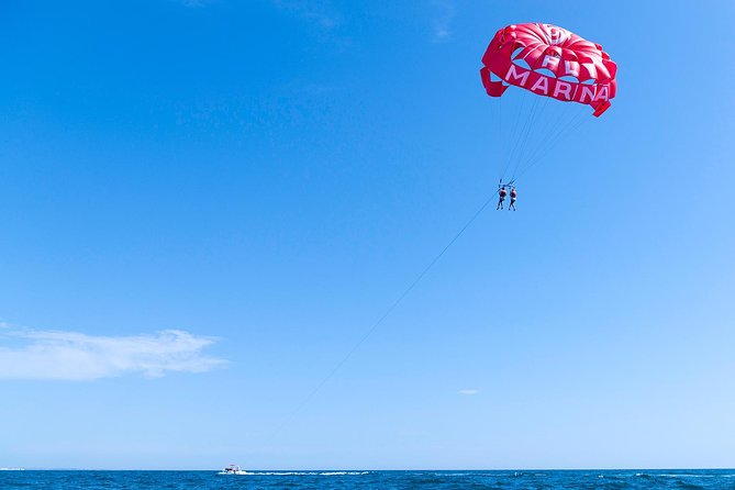 Parasailing from Albufeira Marina by Boat - What you should wear and bring (so you do not waste the day)