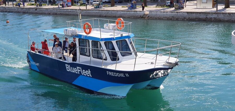 Ponta da Piedade: Half-Day Cruise with Lunch from Lagos - The swim stop in a sheltered bay near Lagos or Alvor: when you should plan to get in