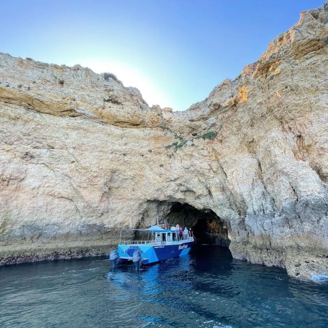 Ponta da Piedade: Half-Day Cruise with Lunch from Lagos - Onboard lunch in traditional Portuguese style: what included drinks really means