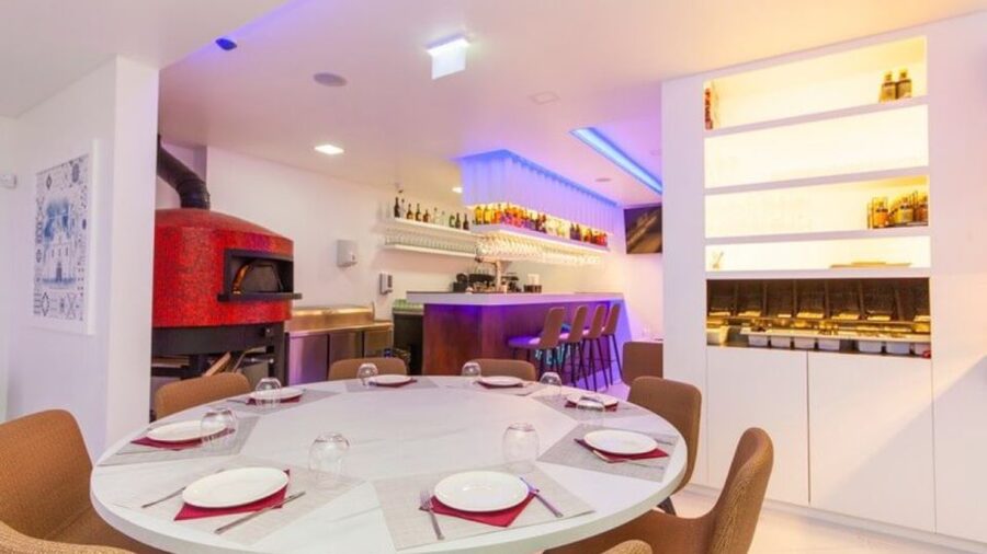 Portimão: Arabian Night Dance Show with Tapas and Wine - Arabian Night in Portimão: Where Algarve meets Moorish flavor