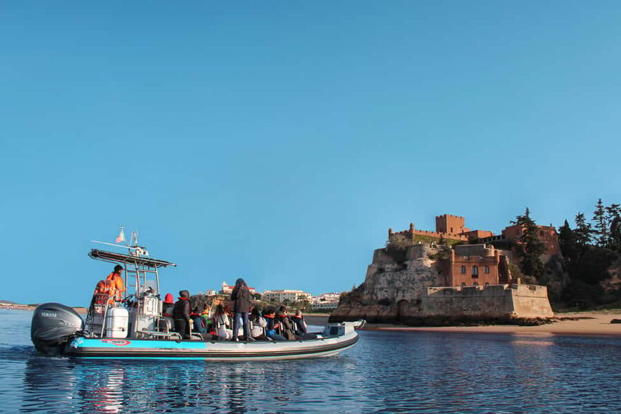 Portimão: Benagil Boat Tour & Marinha Beach & Carvalho Beach - Lighthouses, towers, and the “how the coast is built” moments