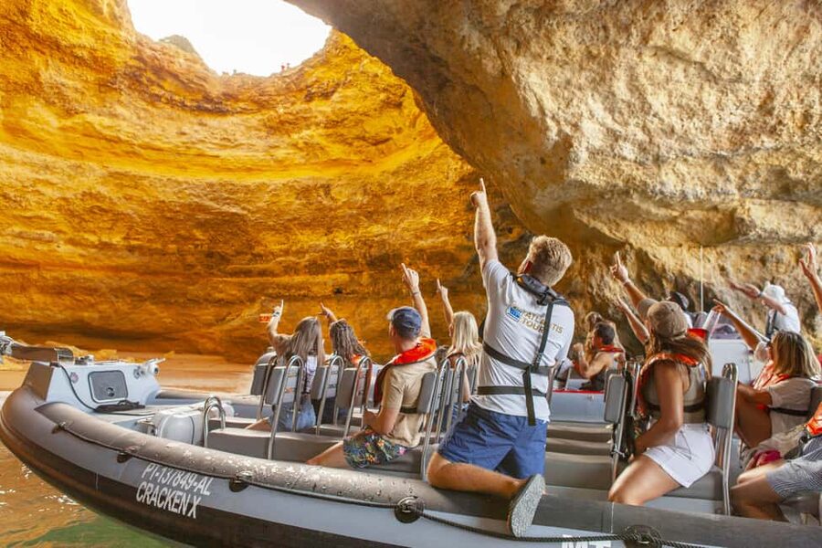 Portimão: Benagil Boat Tour & Marinha Beach & Carvalho Beach - Guide and skipper: what makes it feel worth $21
