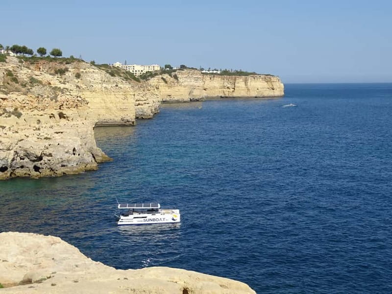 Portimão: Benagil Caves & Golden Coast Eco Catamaran Tour - Who the guide actually is, and why live narration helps