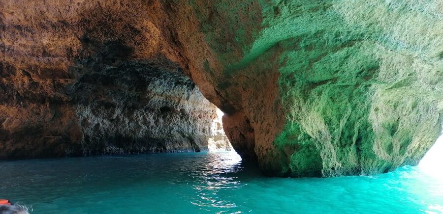 Portimão: Benagil Sea Caves Speedboat Adventure Tour - The 90-Minute Route Along Ferragudo, Carvoeiro, and Algar Seco