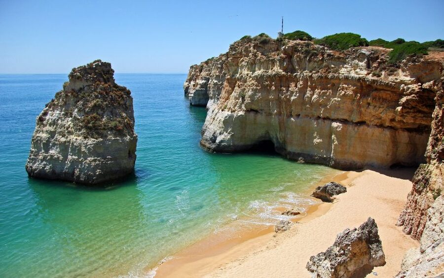 Portimão: Benagil Sea Caves Speedboat Adventure Tour - Safety, Speed, and Why the Crew Matters