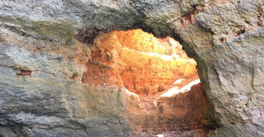Portimão: Caves, Benagil and Algarve Coastline Boat Tour - From Rua Simão Correia to Gate J: the logistics that matter