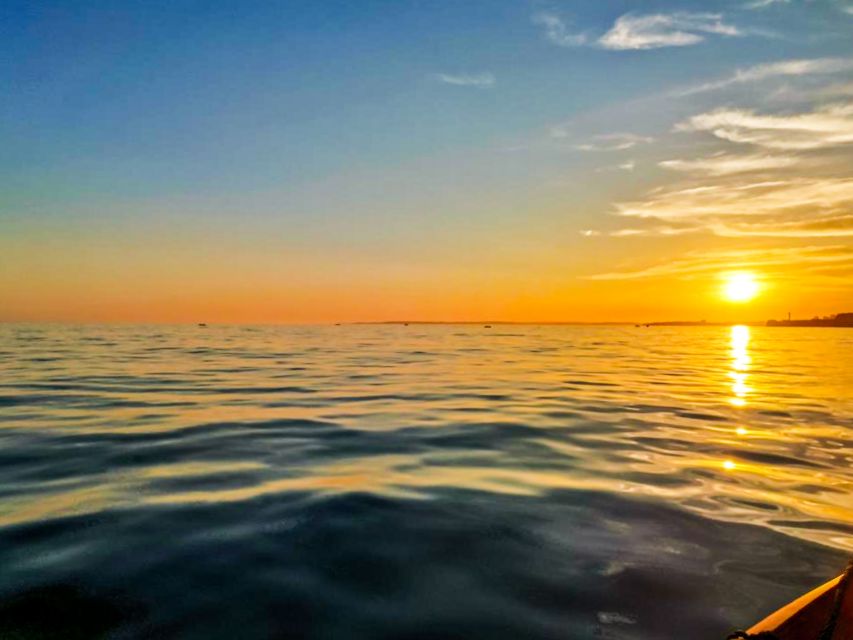 Portimão: Sunset Cruise to Benagil Cave - Guides and captains: why the onboard vibe gets so many 5-star notes