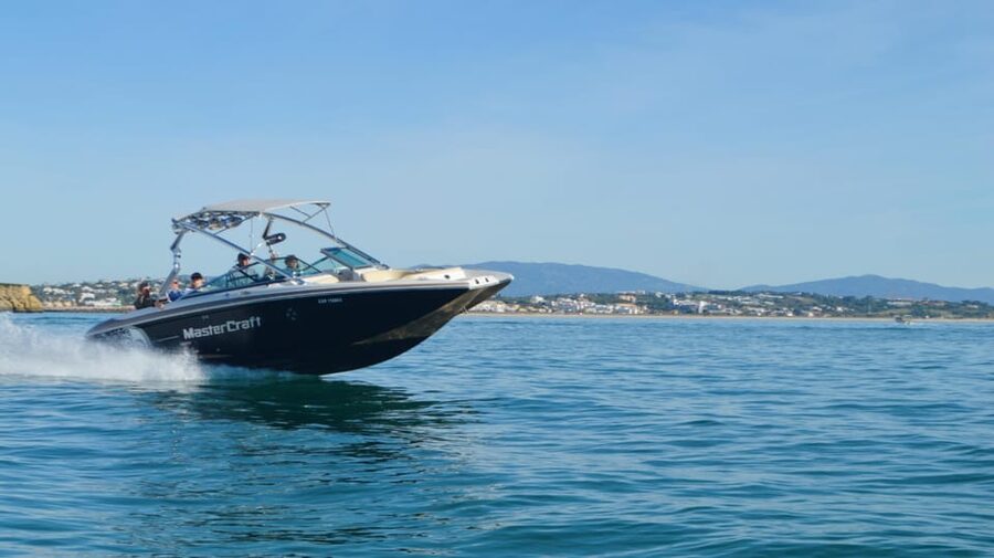 Power and luxury on a Mastercraft x80 - Timing and Trip Lengths: Choosing the Right Thriller Schedule