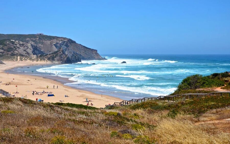 Private Tour Algarve Premium - Salema lunch in a fishing village setting