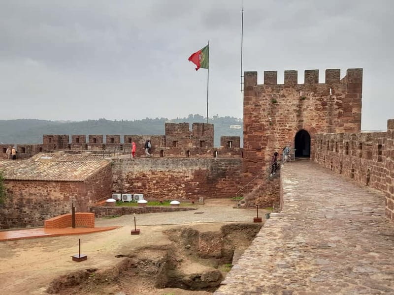 Private Tour To Silves Castle and Monchique - Alcantarilha Chapel of Bones: A 16th-Century Stop That’s Quick but Memorable