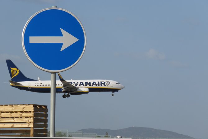 Private Transfer From Faro Airport to Albufeira (up to 4 pax) - Private vehicle for up to 4 pax: better than shared transport