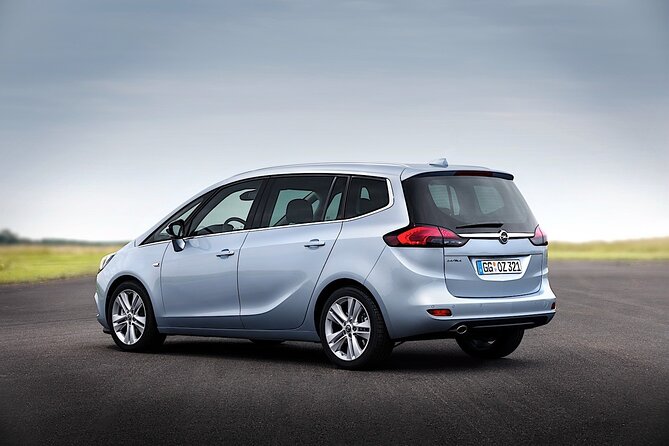 Private Transfer from Faro Airport to Vilamoura - From Faro Airport straight to your door in Vilamoura