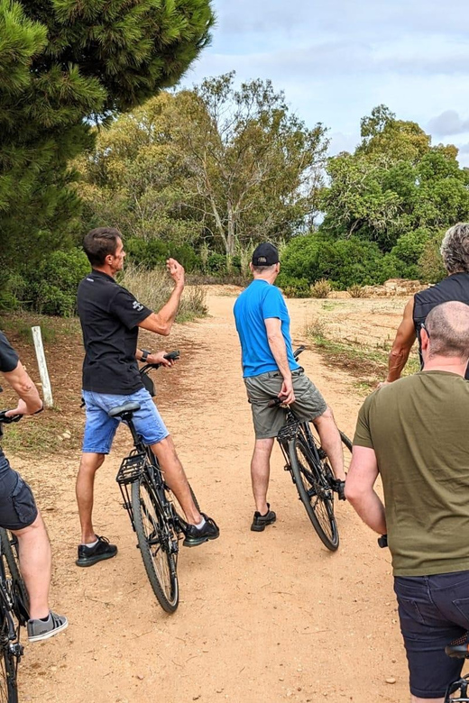 Ria Formosa: Guided Bike Tour (3h), Início na Quinta do Lago - The rhythm on the trail: relaxed pace, clear stops, and learning in plain language