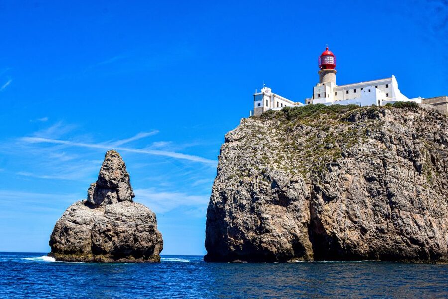 Sagres: Wildlife Tour Dolphins and Caves - The crew experience: skipper plus marine biologist