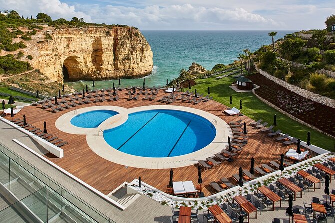 Shared Departure Transfer: Algarve Hotels to Faro Airport - How this Algarve to Faro Airport transfer really works