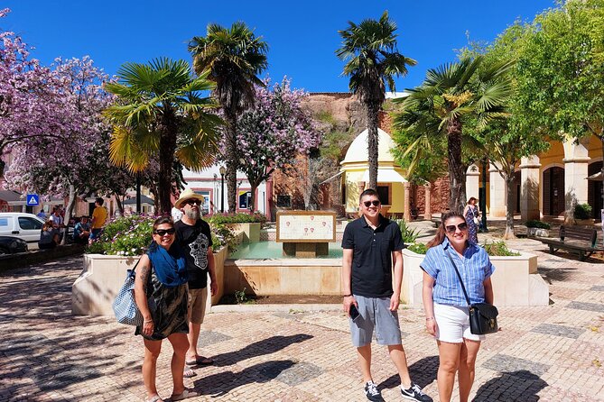 Silves, Ferragudo and Carvoeiro - Carvoeiro: Cliffside color, beach focus, and that old-village-to-resort shift