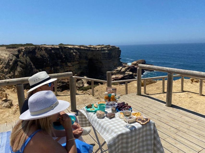 The western wild Algarve with a luxury picnic and extra Wow - Coffee stop and fruit along the small roads