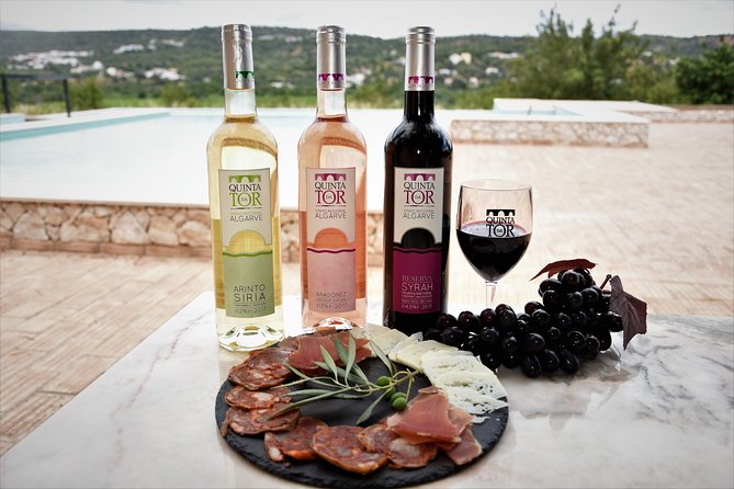 Tour & Wine tasting - Authentic Algarve Flavours by Quinta da Tôr - The pool and the view: why the break matters