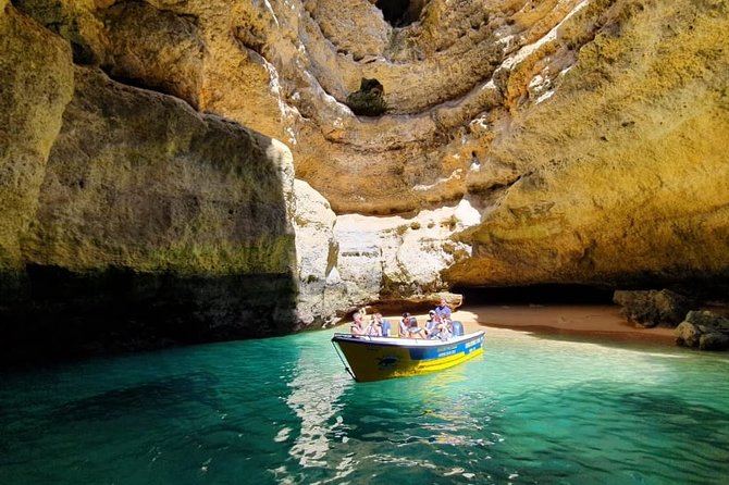 Traditional Tour - Benagil Cave - Timing, tide, and why the hour can feel like more