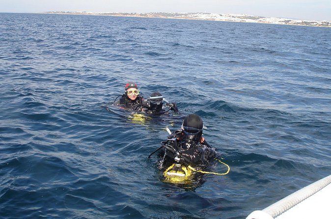 Try Dives - Discover Scuba Diving in Albufeira - Depth, timing, and what the 70 bar limit means