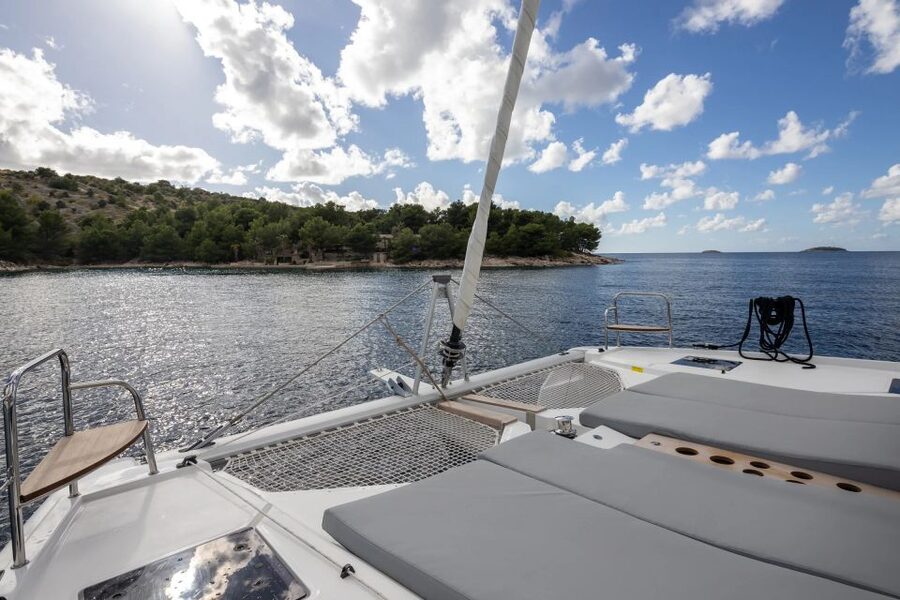 Vilamoura: Algarve Half-Day Private Catamaran Charter - Getting to Marina de Vilamoura and Boarding Smoothly