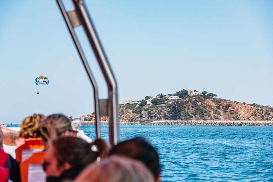 Vilamoura: Benagil Cave Boat Tour with Entry&Dolphin search - Practical packing and timing tips so the trip stays fun