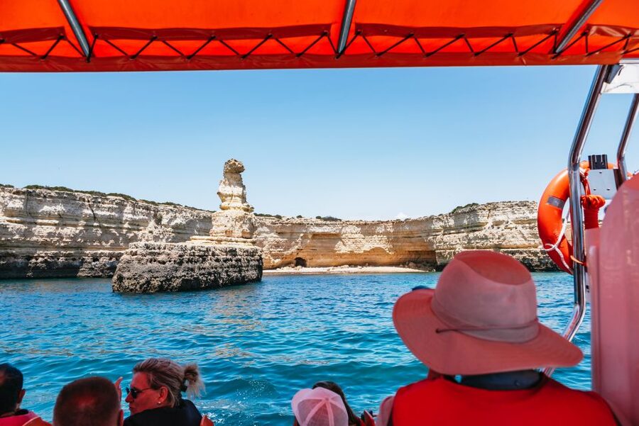 Vilamoura: Benagil Cave Boat Tour with Entry&Dolphin search - Guides with humor, facts, and the small help that changes the trip