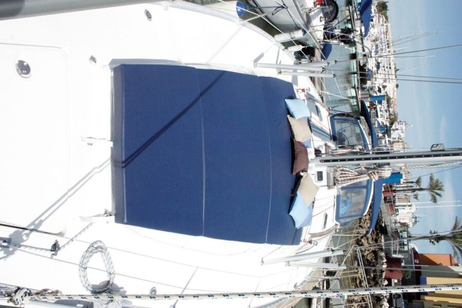 Vilamoura: Coastal Cruise on a Luxury Sailing Yacht - Getting on board at pontoon Q near the blue marlin